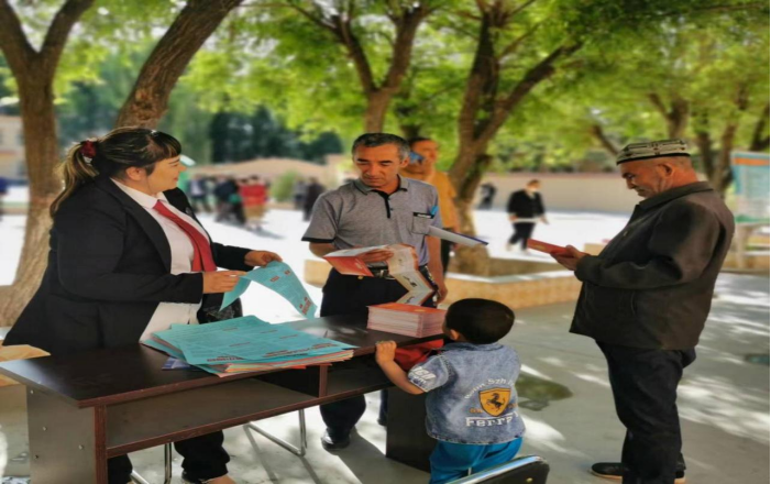 新疆正嘉律师事务所党支部开展“100+100”结对，助推法治乡村建设